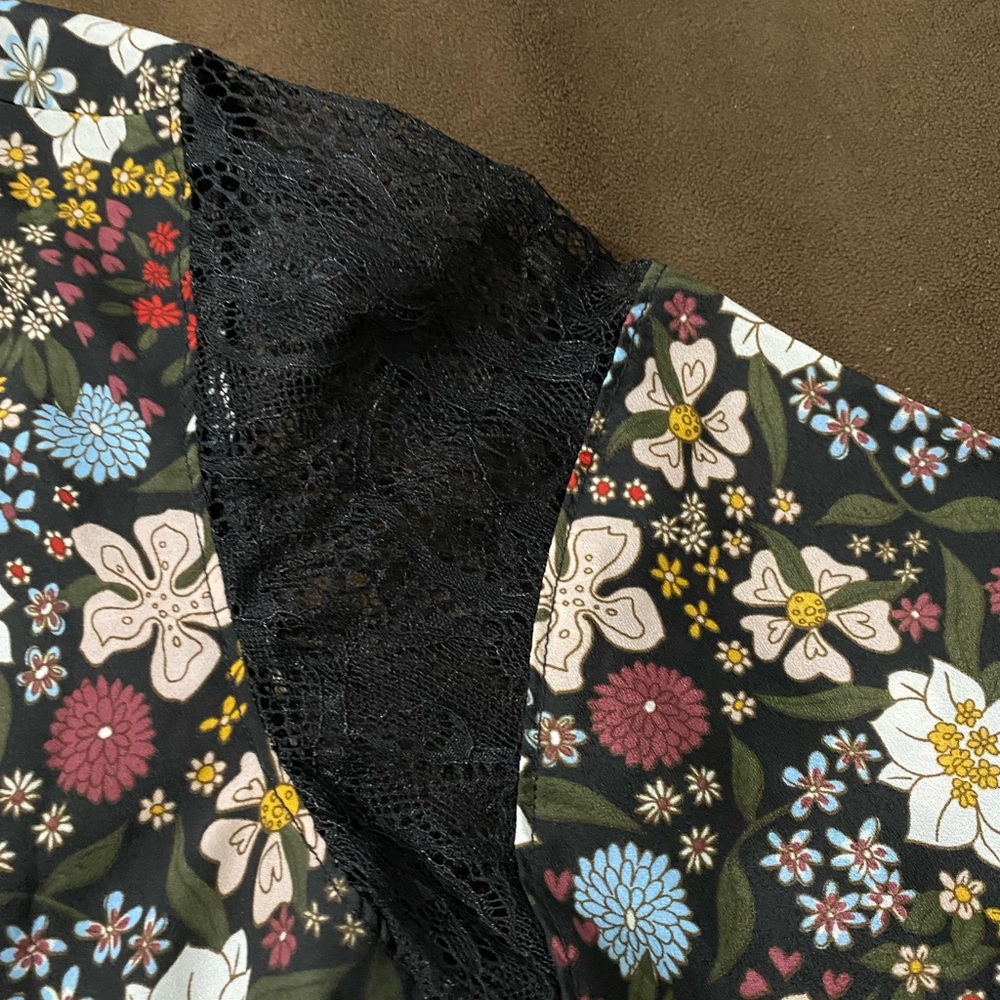 BCBG Generation Blouse - Picture 4 of 4